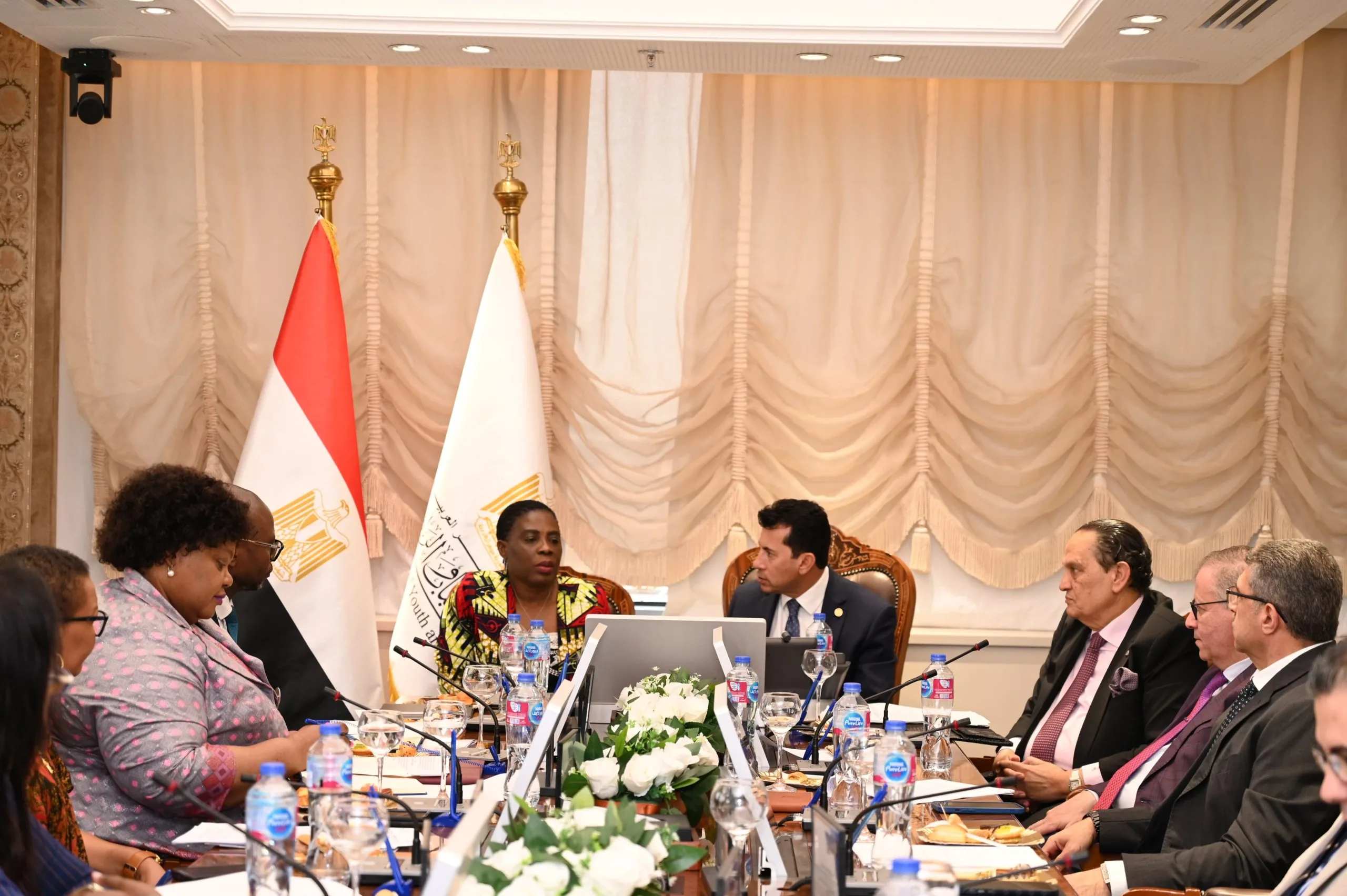 استعدادًا لنقل المقر الجديد للاتحاد الإفريقي إلى العاصمة.. وزير الرياضة يجتمع بالأمين العام استعدادًا لنقل المقر الجديد للاتحاد الإفريقي إلى العاصمة.. وزير الرياضة يجتمع بالأمين العام