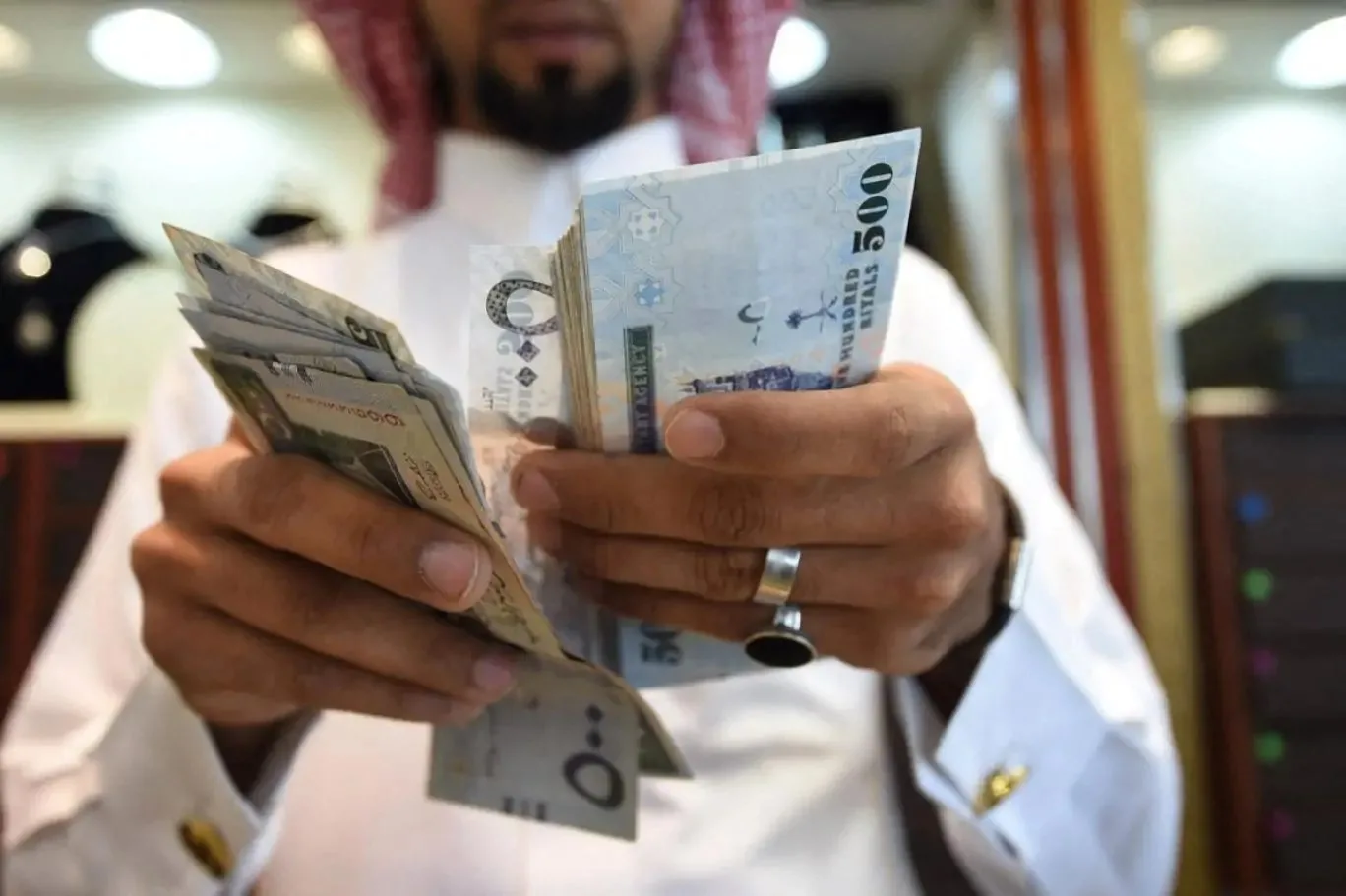 استقرار سعر الريال السعودي في البنوك المصرية خلال تعاملات يوم الخميس استقرار سعر الريال السعودي في البنوك المصرية خلال تعاملات يوم الخميس