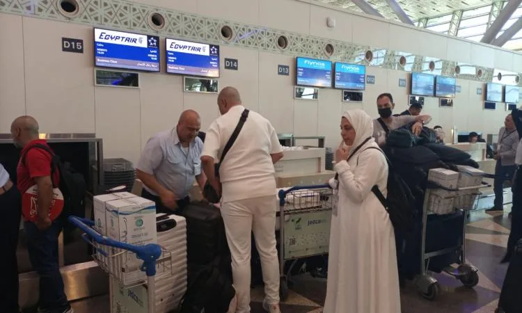 استمرار رحلات عودة حجاج السياحة إلى القاهرة من مطار جدة استمرار رحلات عودة حجاج السياحة إلى القاهرة من مطار جدة