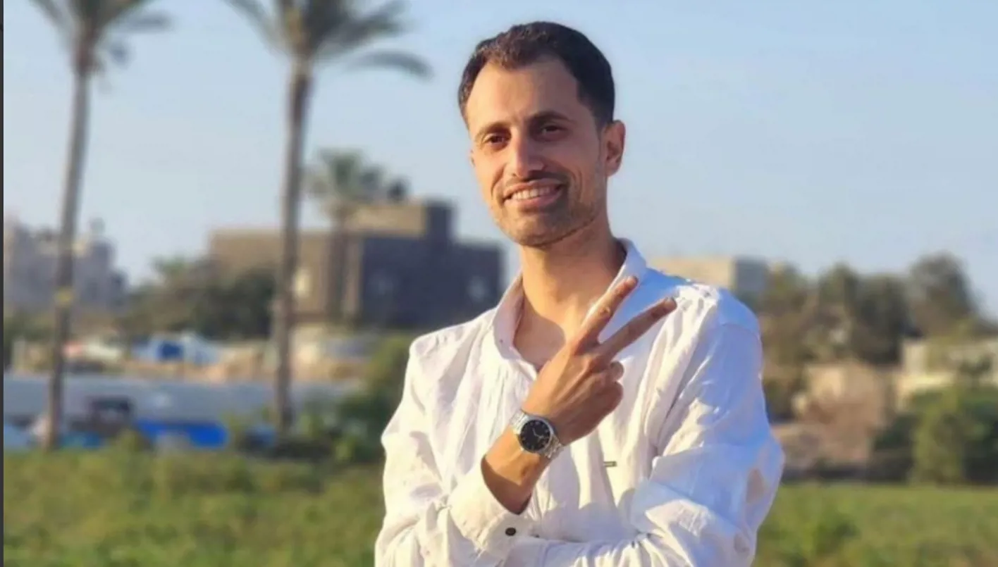 استهداف داخل خيمة في خان يونس… غزة تشيع الفنان الكوميدي محمود شراب استهداف داخل خيمة في خان يونس… غزة تشيع الفنان الكوميدي محمود شراب