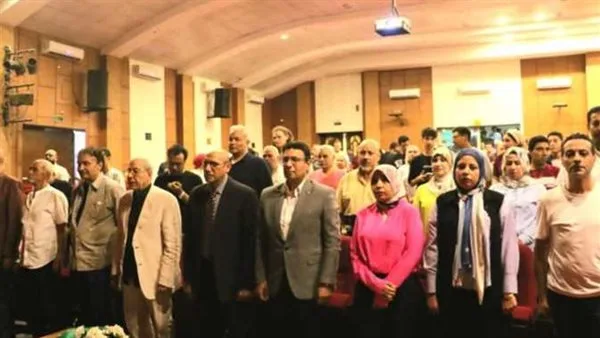 افتتاح المهرجان الختامي لفرق المسرح الإقليمية على مسرح السامر افتتاح المهرجان الختامي لفرق المسرح الإقليمية على مسرح السامر