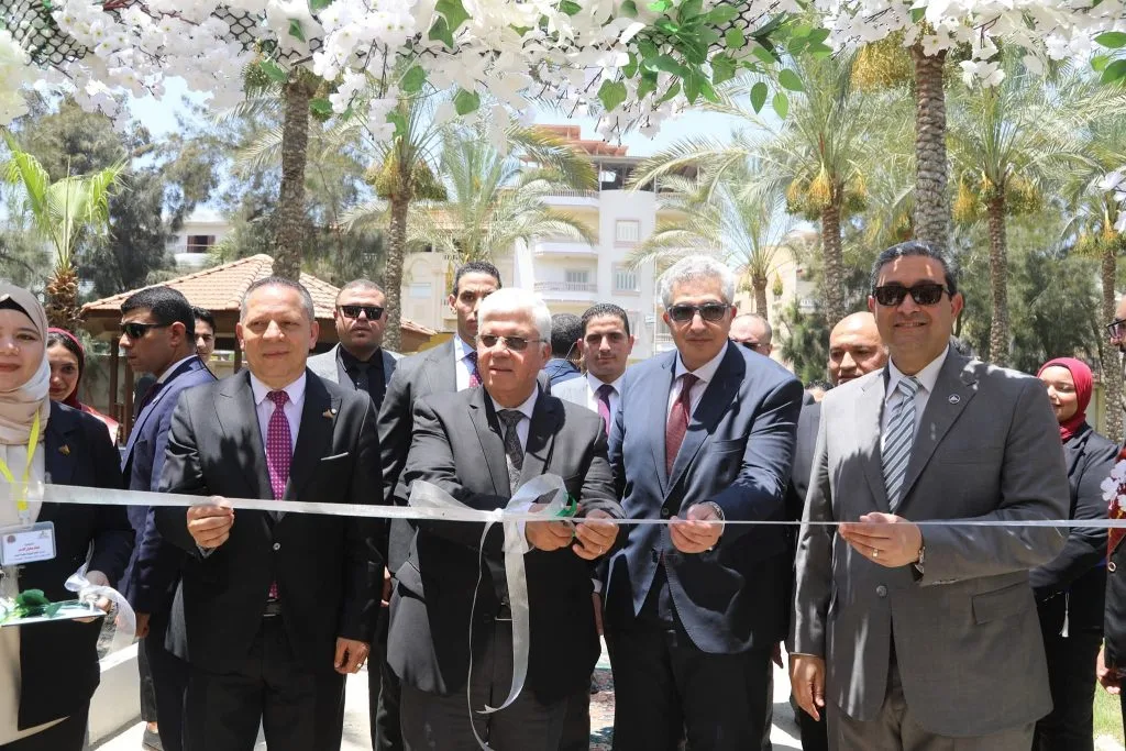 افتتاح مجموعة من المشاريع التعليمية والصحية في جامعة دمياط بحضور وزير التعليم العالي افتتاح مجموعة من المشاريع التعليمية والصحية في جامعة دمياط بحضور وزير التعليم العالي