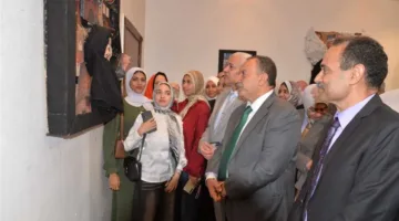 افتتاح معرض «قضايا» للفنون التشكيلية بقصر ثقافة أسيوط لعرض الأعمال المتعلقة بإعادة تدوير المخلفات البيئية (تفاصيل)