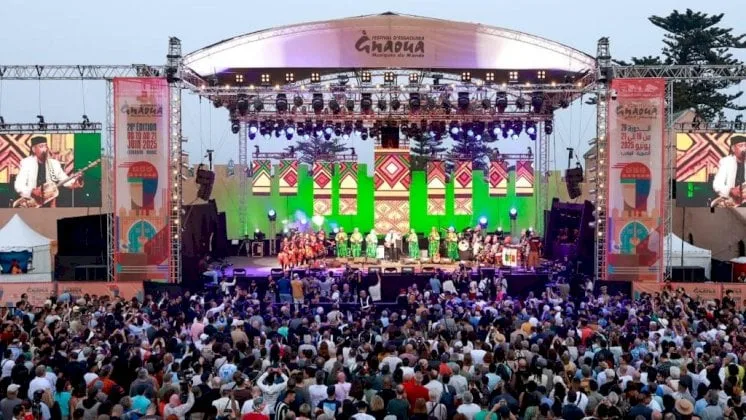 افتتاح مهرجان “كناوة وموسيقى العالم” في الصويرة المغربية بحضور جماهيري كبير افتتاح مهرجان “كناوة وموسيقى العالم” في الصويرة المغربية بحضور جماهيري كبير