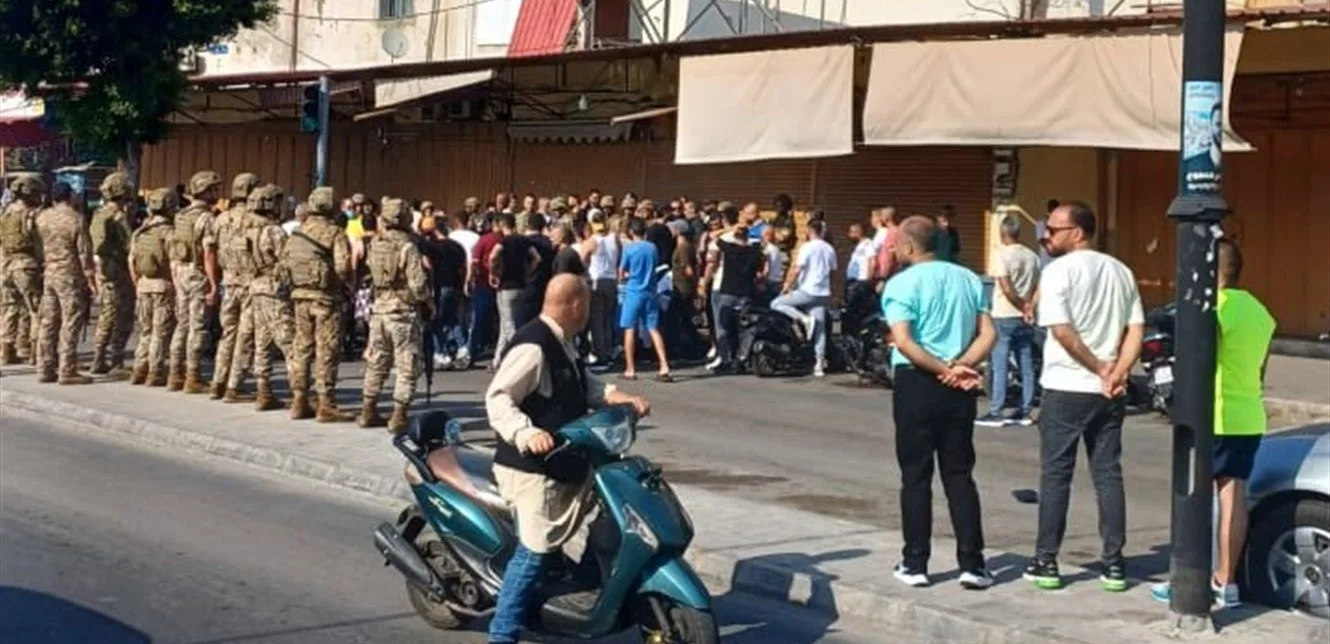 اقتحامات واعتقالات من قبل الجيش… وشخص حاول إضرام النار في نفسه اقتحامات واعتقالات من قبل الجيش… وشخص حاول إضرام النار في نفسه