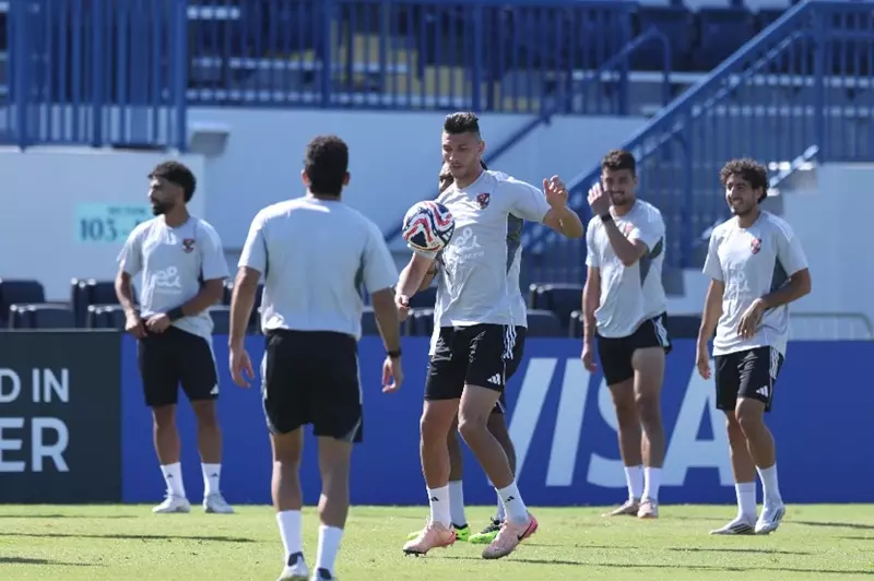 اقتراب موعد انطلاق المونديال.. الأهلي يعكف على تدريباته تحضيرًا لمواجهة إنتر ميامي (صور) اقتراب موعد انطلاق المونديال.. الأهلي يعكف على تدريباته تحضيرًا لمواجهة إنتر ميامي (صور)