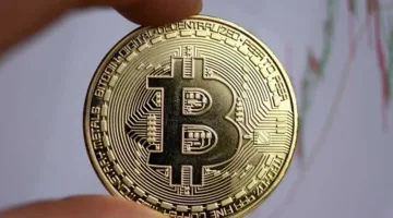 اقتصادي: تأثير التوترات السياسية على الذهب والعملات الرقمية.. وارتفاع محتمل لقيمة البيتكوين
