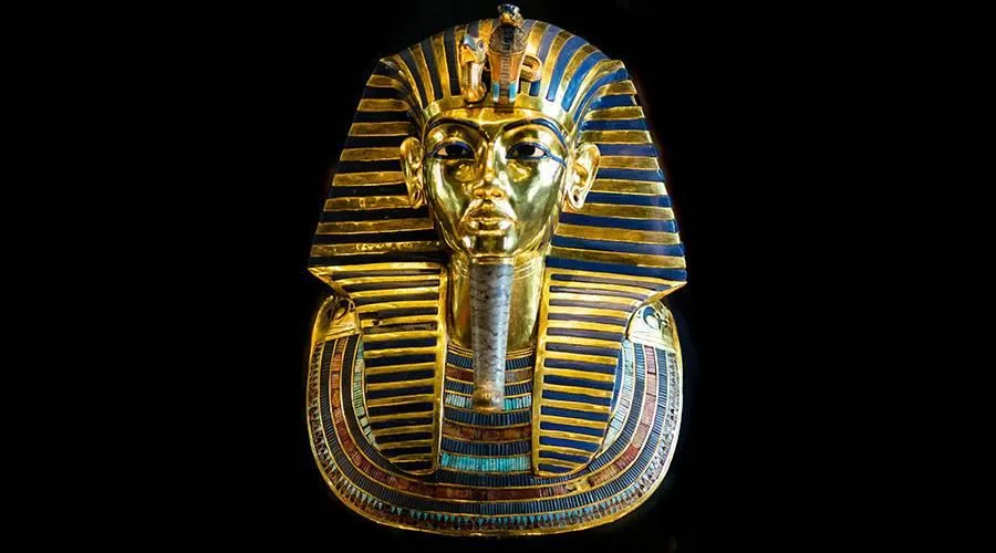 اكتشاف 139 قطعة جديدة من مقتنيات الملك توت عنخ آمون اكتشاف 139 قطعة جديدة من مقتنيات الملك توت عنخ آمون