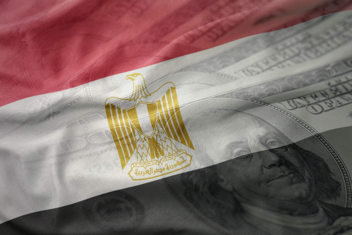 الأجانب يخفّضون استثماراتهم في السندات المصرية مع زيادة التوترات الإقليمية الأجانب يخفّضون استثماراتهم في السندات المصرية مع زيادة التوترات الإقليمية