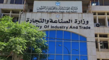الأردن يبدأ بتعديل أوضاع العاملين السوريين ويسهل عملية الاستيراد