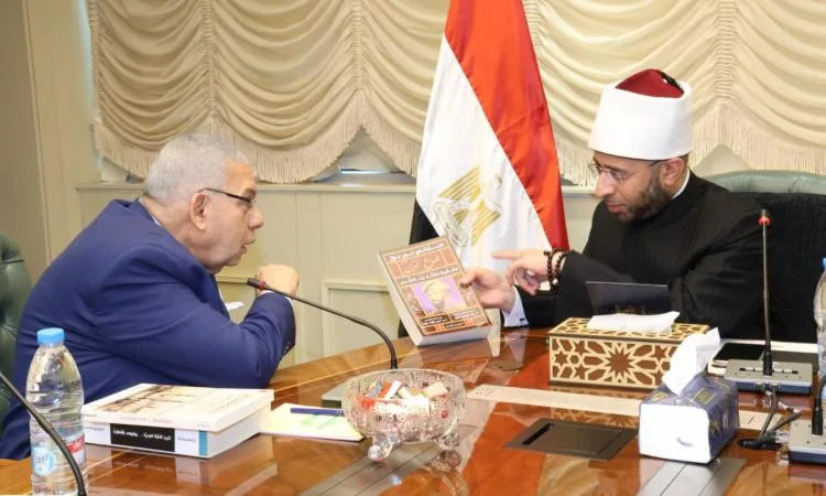 الأزهري: سنعمل مع “الناشرين العرب” لإعادة إحياء تراثنا العلمي ومكتبات المساجد. الأزهري: سنعمل مع “الناشرين العرب” لإعادة إحياء تراثنا العلمي ومكتبات المساجد.