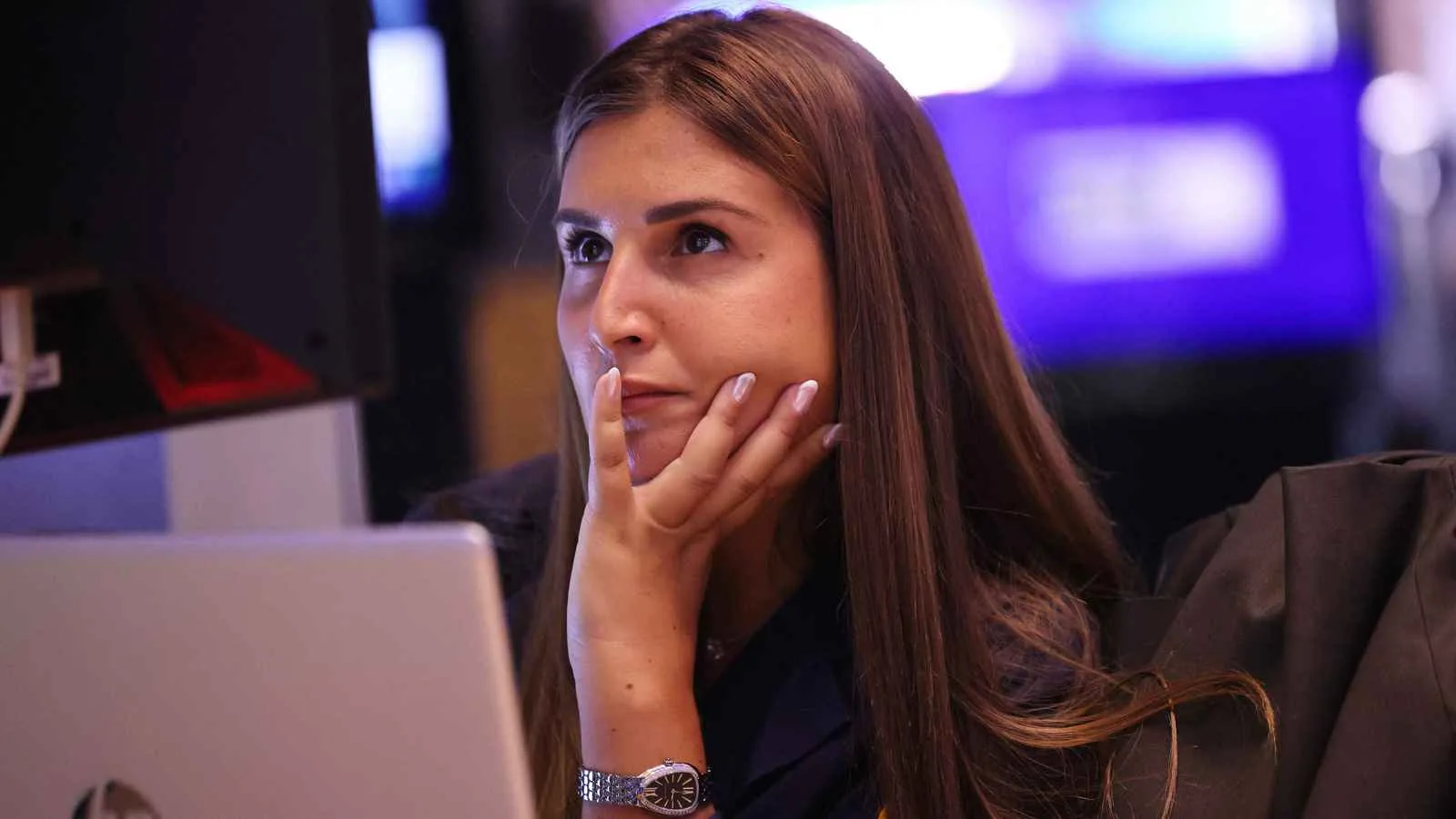 الأسهم الأمريكية تتراجع بشكل كبير بعد رد إيران على الهجوم الإسرائيلي الأسهم الأمريكية تتراجع بشكل كبير بعد رد إيران على الهجوم الإسرائيلي