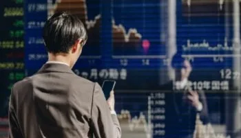 الأسهم اليابانية تختتم اليوم بانخفاض