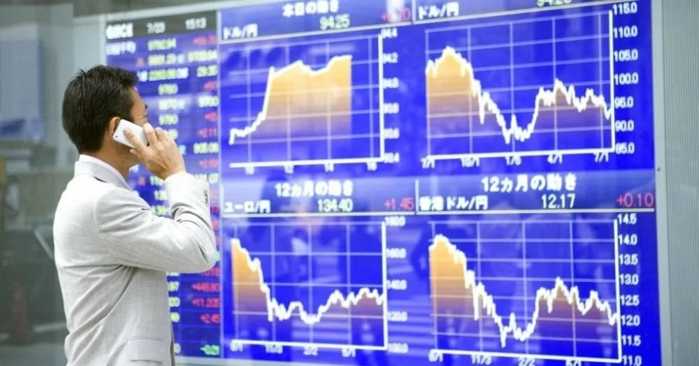 الأسهم اليابانية تنخفض بعد ضعف البيانات الاقتصادية الأمريكية وارتفاع قيمة الين الأسهم اليابانية تنخفض بعد ضعف البيانات الاقتصادية الأمريكية وارتفاع قيمة الين