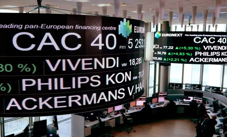 الأسواق الأوروبية تتسم بالحذر وسط انتظار لمفاوضات التجارة بين أمريكا والصين الأسواق الأوروبية تتسم بالحذر وسط انتظار لمفاوضات التجارة بين أمريكا والصين
