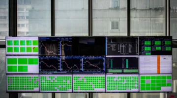الأسواق المالية تتجاوب بحذر مع إشارات التحسن في العلاقات التجارية بين أمريكا والصين