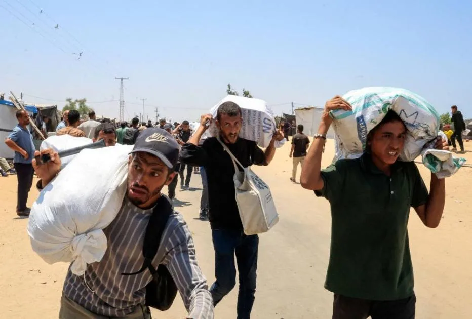 الأمم المتحدة: مسلحون وجياع استحوذوا على غالبية طحين غزة قبل التوزيع الأمم المتحدة: مسلحون وجياع استحوذوا على غالبية طحين غزة قبل التوزيع