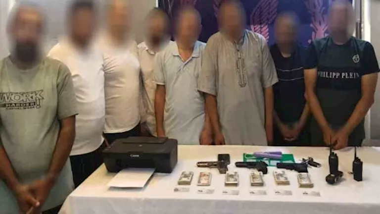 الأمن العام ينجح في الإيقاع بعصابة تحمل صفة الشرطة من خلال عمليات استراتيجية.