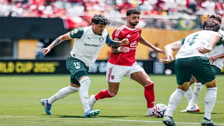 الأهلي في موقف سلبي: فوائد وأضرار الأندية العربية في كأس العالم للأندية الأهلي في موقف سلبي: فوائد وأضرار الأندية العربية في كأس العالم للأندية