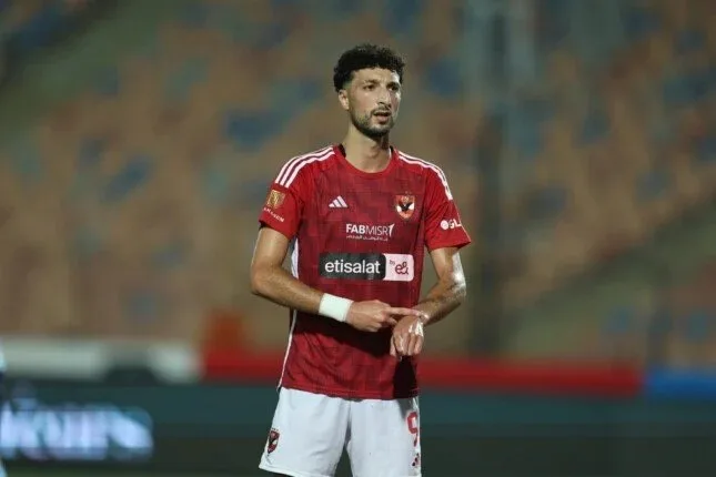 الأهلي يتجدد عقد وسام أبو علي بعد أدائه المتميز في المونديال
