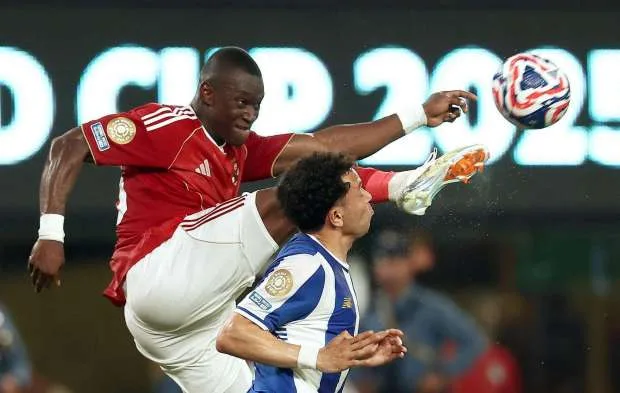 الأهلي يحدد مستقبل ريبيرو، ورد فعل زيزو ولاعب فلسطيني في الزمالك الأهلي يحدد مستقبل ريبيرو، ورد فعل زيزو ولاعب فلسطيني في الزمالك