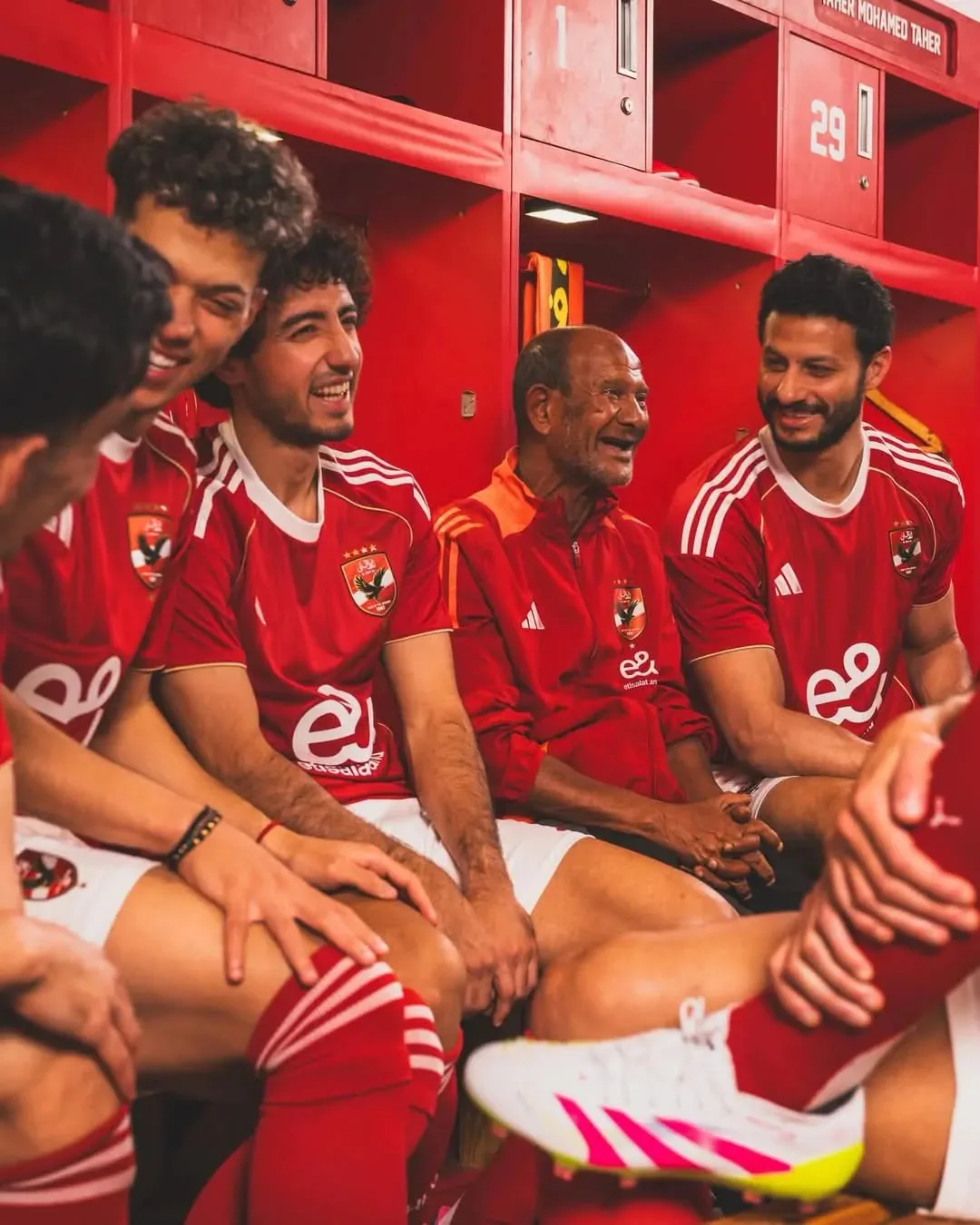 الأهلي يحضر مفاجأة جديدة لجماهيره وسيتم الإعلان عنها بعد انتهاء كأس العالم للأندية. الأهلي يحضر مفاجأة جديدة لجماهيره وسيتم الإعلان عنها بعد انتهاء كأس العالم للأندية.