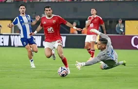 الأهلي يحقق في وضع ريبيرو بشأن الانتقالات الجديدة بعد نتائج البطولة العالمية