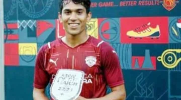 الأهلي يستجيب لمحمد شكري وينهي صفقة انتقاله من سيراميكا بعد رفض إعارة اللاعب.