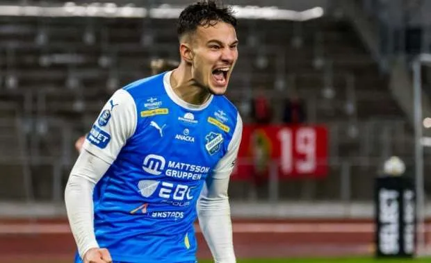 الأهلي يعتبر مهاجمًا فلسطينيًا كخيار بديل لوسام أبو علي.. ويمضي قدمًا نحو الاتفاق الأهلي يعتبر مهاجمًا فلسطينيًا كخيار بديل لوسام أبو علي.. ويمضي قدمًا نحو الاتفاق