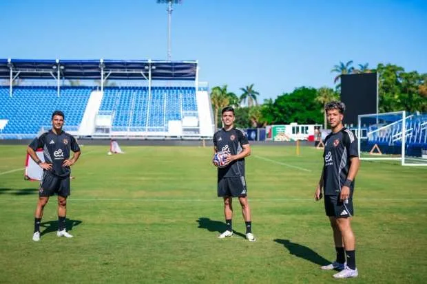 الأهلي يواصل تدريباته اليوم تحضيراً لمباراة إنتر ميامي في كأس العالم للأندية. الأهلي يواصل تدريباته اليوم تحضيراً لمباراة إنتر ميامي في كأس العالم للأندية.