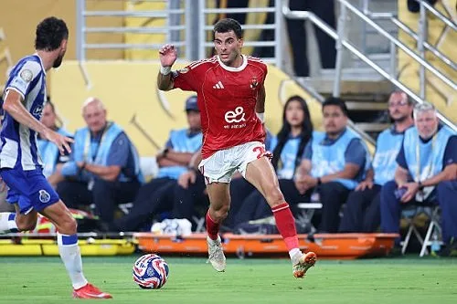 الأهلي يوضح موقفه بشأن بيع «زيزو»