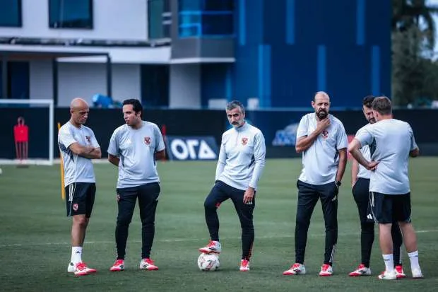 الأهلي ي继续 تحضيراته للمونديال.. وريبيرو يبعث برسالة إلى اللاعبين الأهلي ي继续 تحضيراته للمونديال.. وريبيرو يبعث برسالة إلى اللاعبين