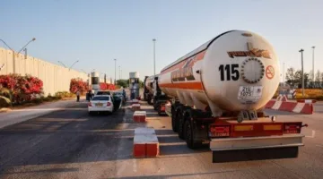 الأونروا: حظر الاحتلال لدخول الوقود إلى قطاع غزة يضع العمليات الإنسانية في خطر التوقف الكامل.
