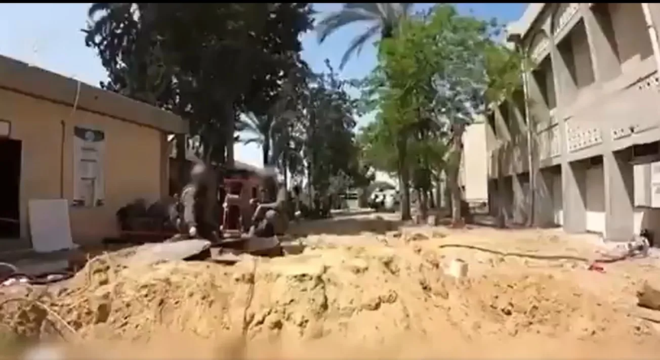 الإعلام الرسمي يرد على مزاعم الاحتلال حول وجود نفق تحت المستشفى الأوروبي الإعلام الرسمي يرد على مزاعم الاحتلال حول وجود نفق تحت المستشفى الأوروبي
