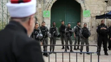 الإغلاق الشامل للضفة الغربية يتزامن مع غلق أبواب المسجد الأقصى من قبل الاحتلال الإسرائيلي.