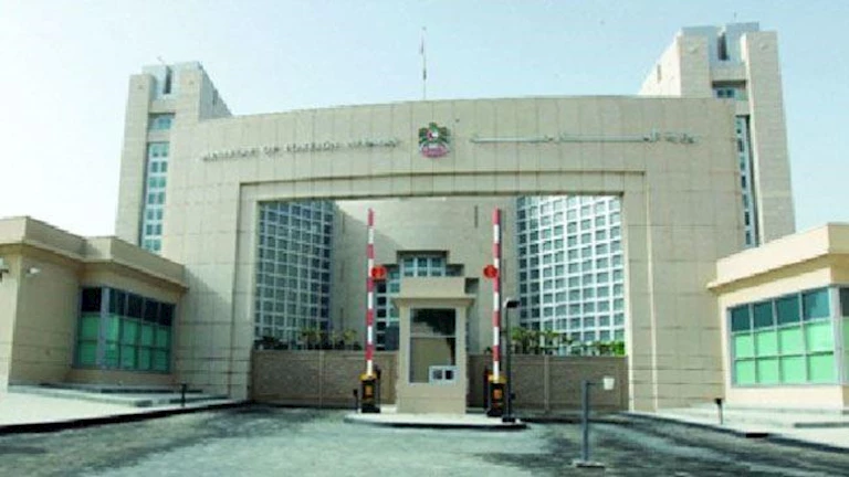 الإمارات تندد بالهجوم الإيراني على القاعدة الأمريكية في قطر الإمارات تندد بالهجوم الإيراني على القاعدة الأمريكية في قطر