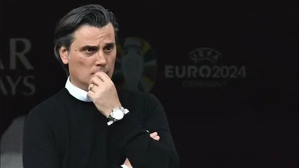 الاتحاد التركي يمدد عقد مونتيلا حتى 2028 بعد نجاحه في كأس أوروبا الاتحاد التركي يمدد عقد مونتيلا حتى 2028 بعد نجاحه في كأس أوروبا