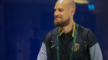 الاتحاد يعلن إجراء رايكوفيتش عملية جراحية في ألمانيا.