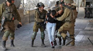 الاحتلال الإسرائيلي يأخذ 60 فلسطينيًا تحت الاعتقال من الضفة الغربية