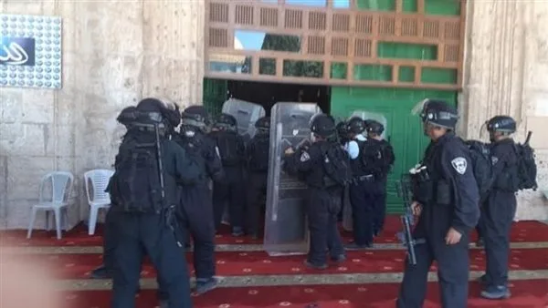 الاحتلال الإسرائيلي يغلق المسجد الأقصى في وقت فرض “إغلاق كامل” على الضفة الغربية الاحتلال الإسرائيلي يغلق المسجد الأقصى في وقت فرض “إغلاق كامل” على الضفة الغربية