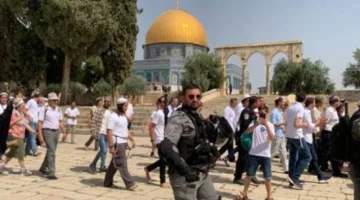 الاحتلال الإسرائيلي يغير المسجد الأقصى إلى مكان للاحتفالات للمستوطنين