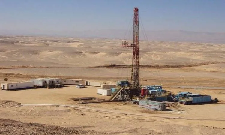 “البترول”: اكتشاف جديد في حقول الصحراء الغربية بإنتاج 2500 برميل يوميًا. “البترول”: اكتشاف جديد في حقول الصحراء الغربية بإنتاج 2500 برميل يوميًا.