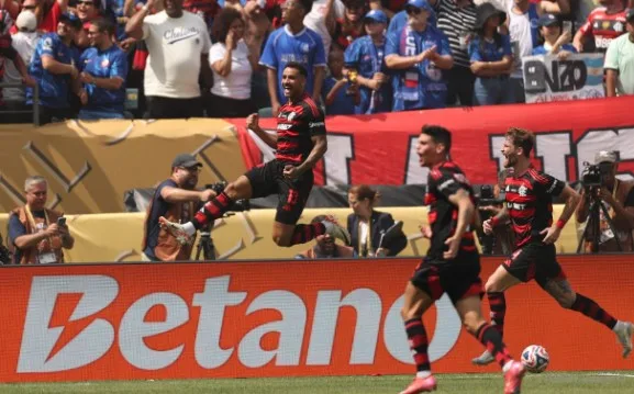 البرازيل تفوز على تشيلسي بثلاثية في كأس العالم للأندية البرازيل تفوز على تشيلسي بثلاثية في كأس العالم للأندية