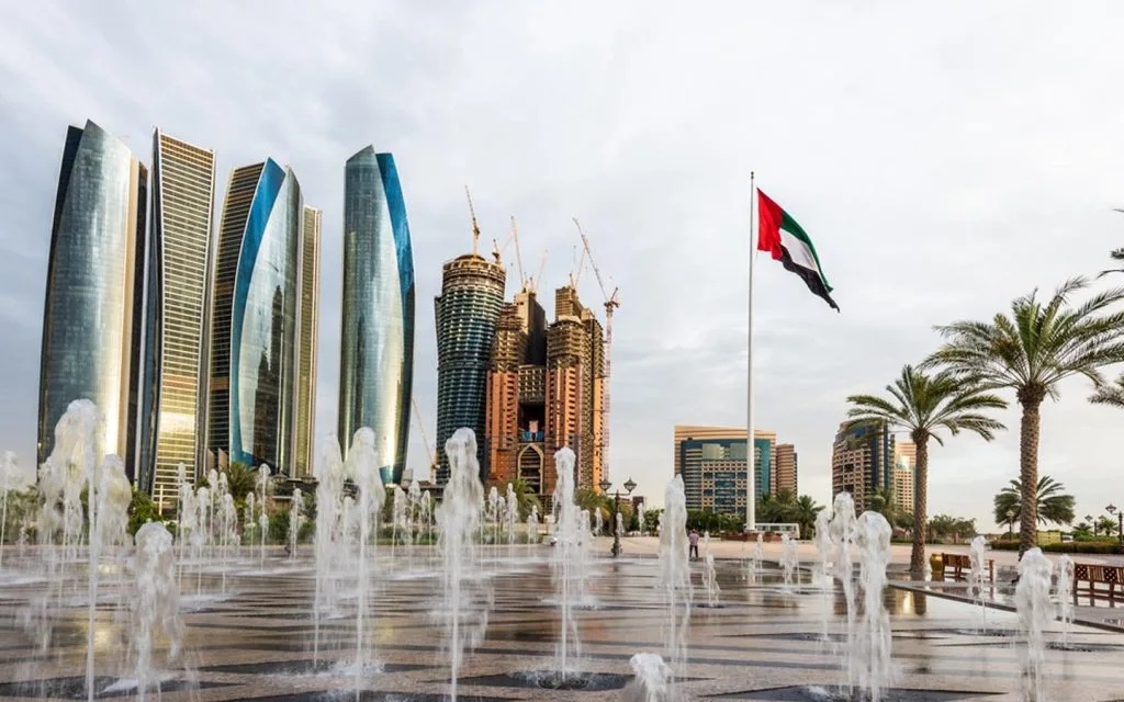 البنك الدولي يتوقع ارتفاع الاقتصاد الإماراتي بنسبة 4.9% في عامي 2026 و2027 البنك الدولي يتوقع ارتفاع الاقتصاد الإماراتي بنسبة 4.9% في عامي 2026 و2027