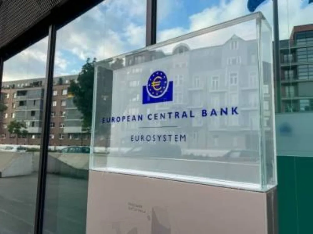 البنك المركزي الأوروبي يقلص سعر الفائدة بمقدار 25 نقطة أساس إلى 2% البنك المركزي الأوروبي يقلص سعر الفائدة بمقدار 25 نقطة أساس إلى 2%