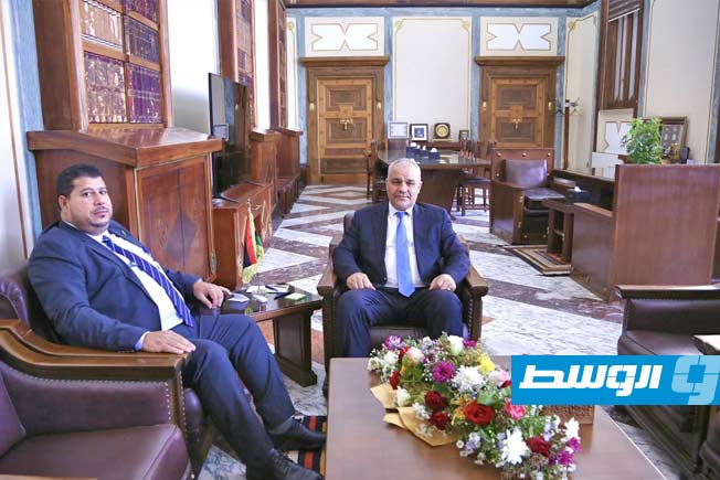 «البنك المركزي»: الاستعانة بالجهات المصرفية والمالية لتعزيز استراتيجيات زيادة الإنتاج النفطي «البنك المركزي»: الاستعانة بالجهات المصرفية والمالية لتعزيز استراتيجيات زيادة الإنتاج النفطي
