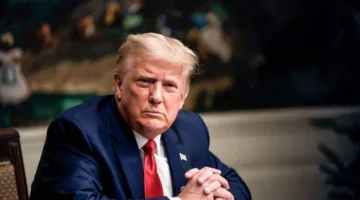 البيت الأبيض: ترمب سيحسم موقفه من إيران خلال أسبوعين