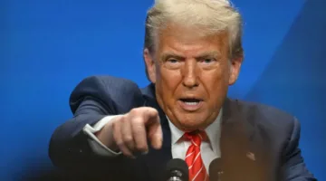 البيت الأبيض يرد على اتهامات خامنئي بانتصاره… وإسرائيل: كنا لننتقم منه لو كان ذلك ممكنًا.