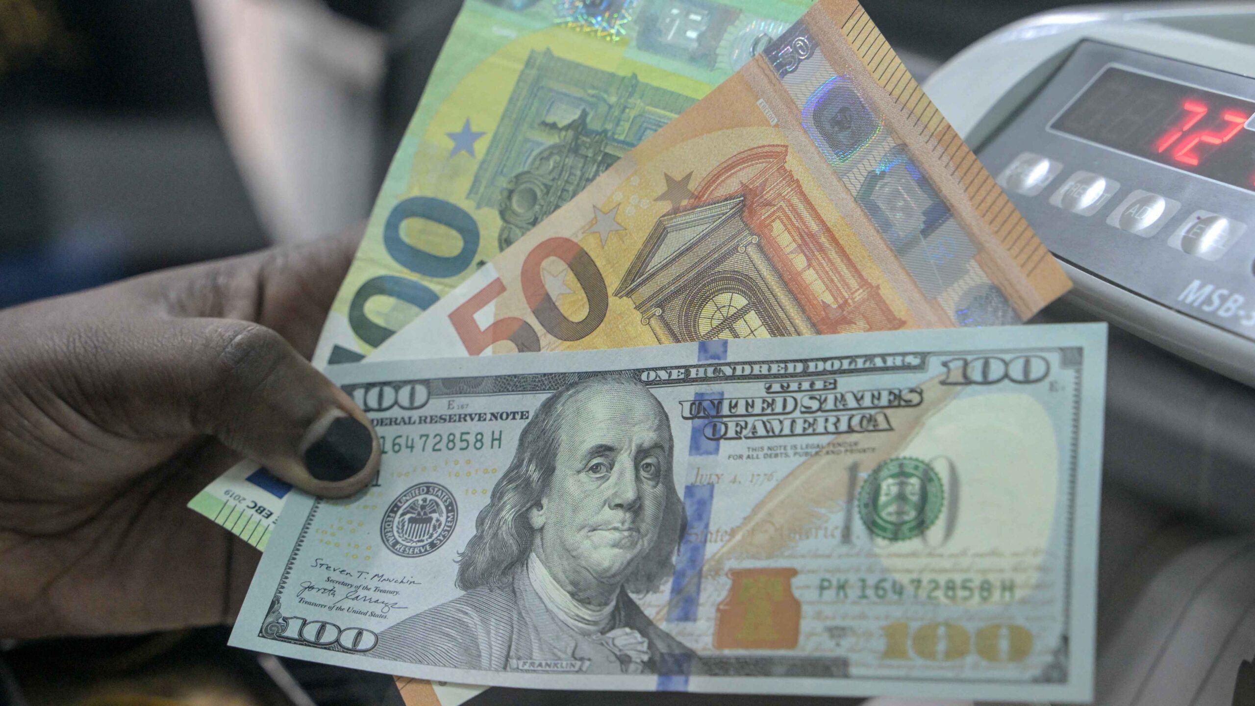 التحليل الفني: زوج اليورو/الدولار الأمريكي يتفاعل مع مستوى مقاومة السعر التحليل الفني: زوج اليورو/الدولار الأمريكي يتفاعل مع مستوى مقاومة السعر