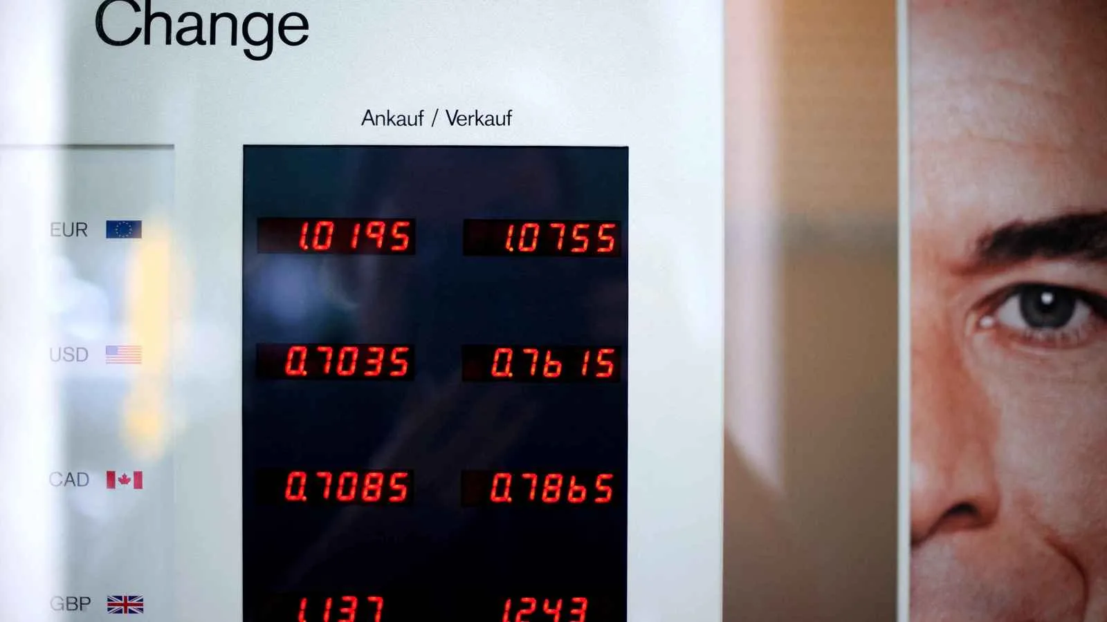 التحليل الفني: نموذج الشمعة المطرقة يعزز فرص ارتفاع زوج USD/CHF التحليل الفني: نموذج الشمعة المطرقة يعزز فرص ارتفاع زوج USD/CHF